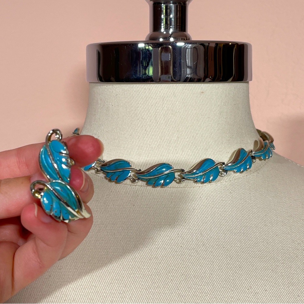 Vintage 60’s CORO Blue Leaf Pastel Spring Cottage Core Fairy Choker Necklace Set